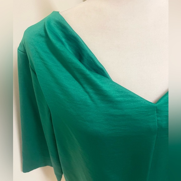 Exquisite emerald green vintage COS blouse! - Picture 5 of 9